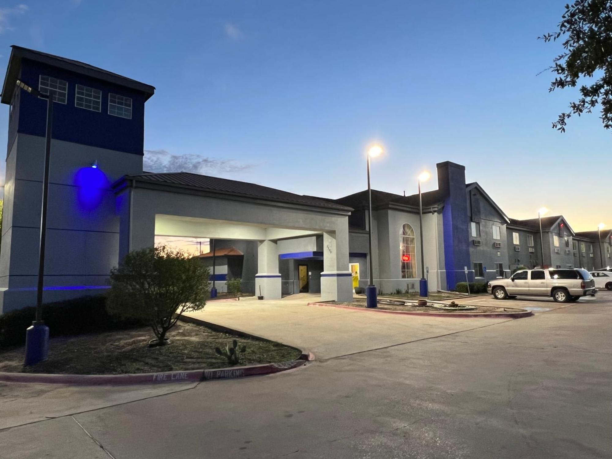 Motel Americas Value & Haltom Ft. Worth