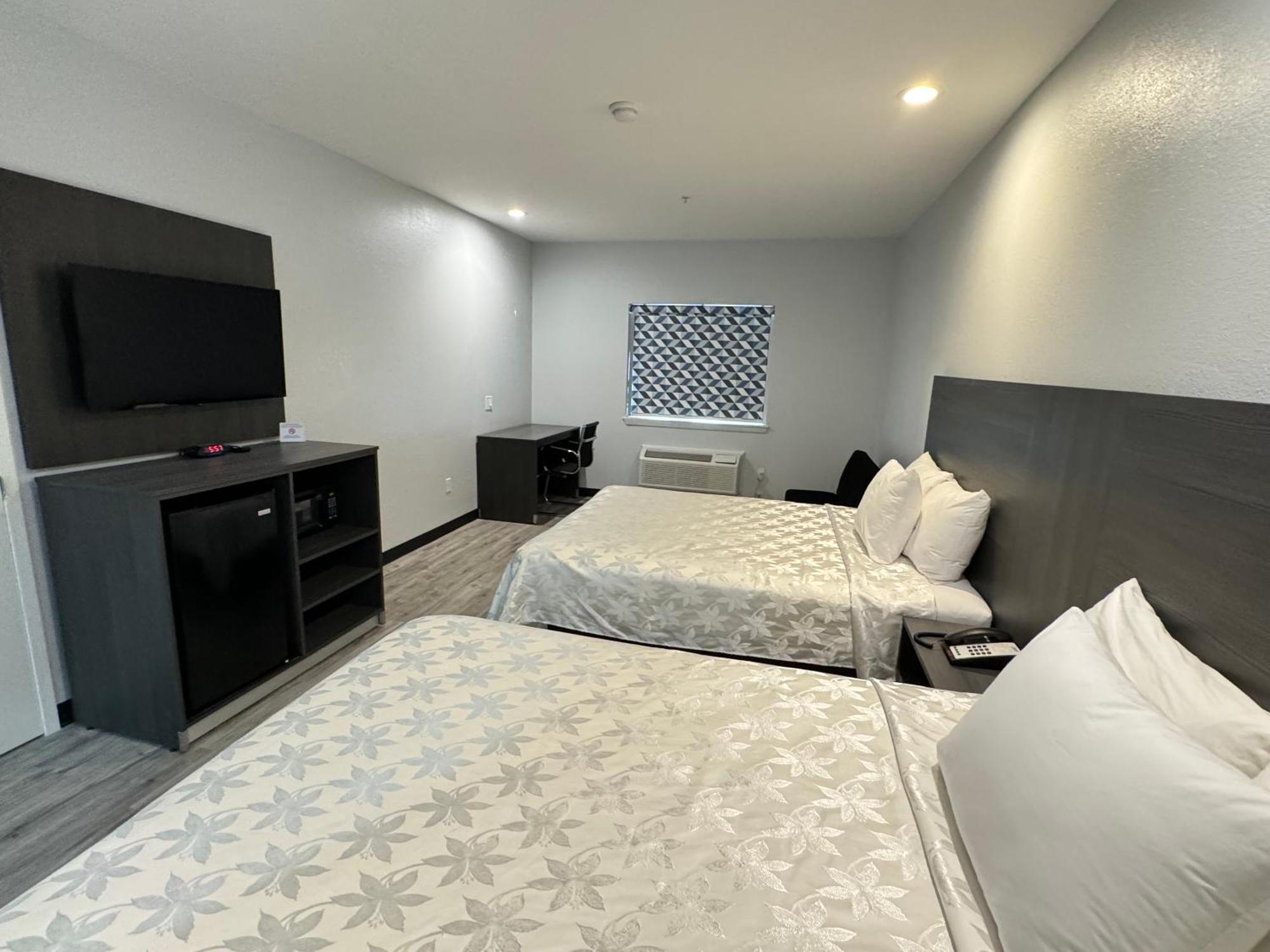 Americas Value & Haltom Ft. Worth Motel 2*