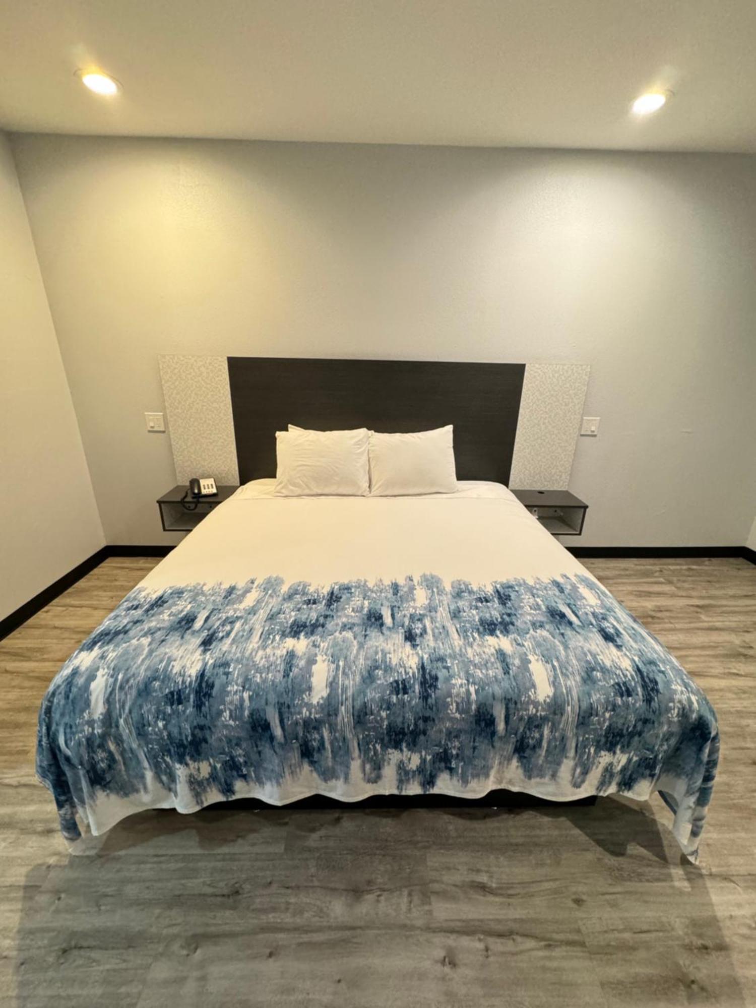 Motel Americas Value & Haltom Ft. Worth 2*