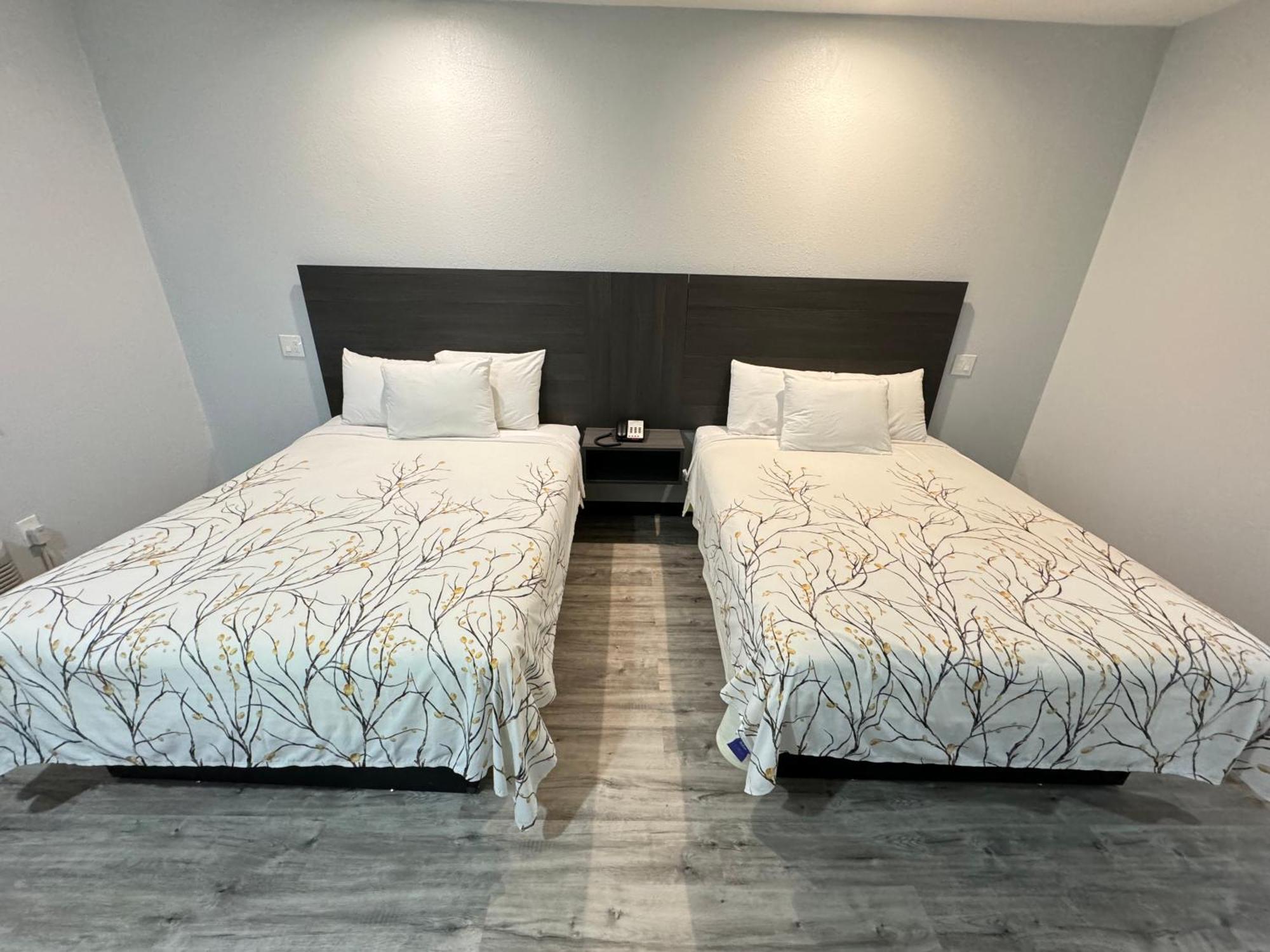 Americas Value & Haltom Ft. Worth Motel 2*
